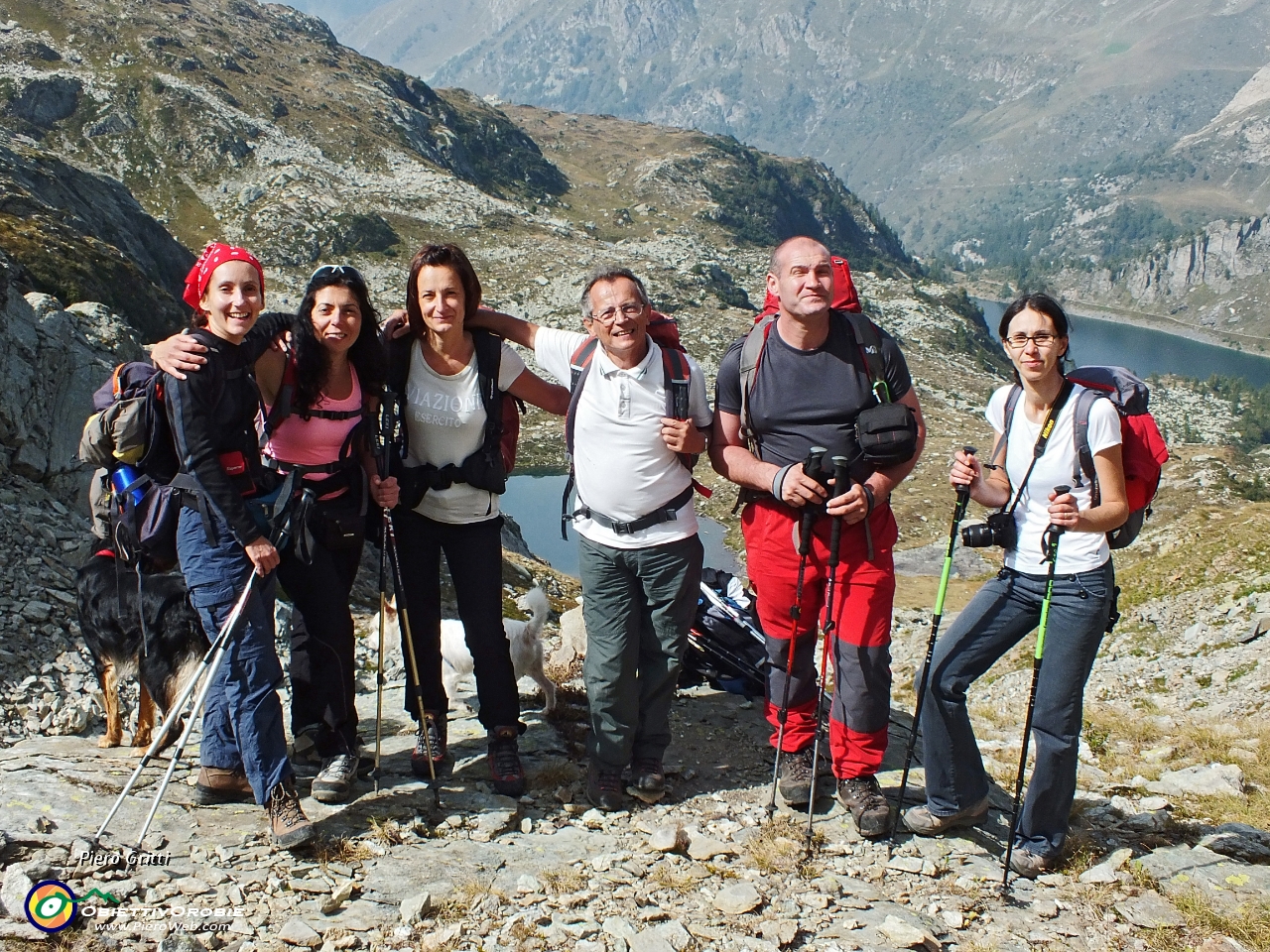 66 a valle il Lago dei Cuiriosi e quello di Fregabolgia.JPG